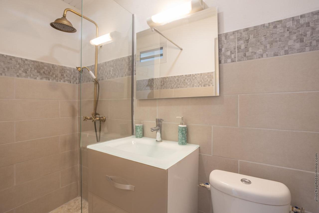 Heliconia - Appt Avec Piscine Partagee Apartment Saint-Pierre Екстериор снимка