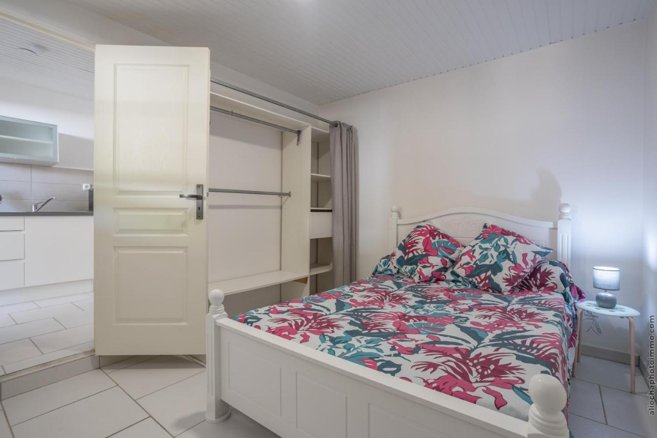 Heliconia - Appt Avec Piscine Partagee Apartment Saint-Pierre Екстериор снимка