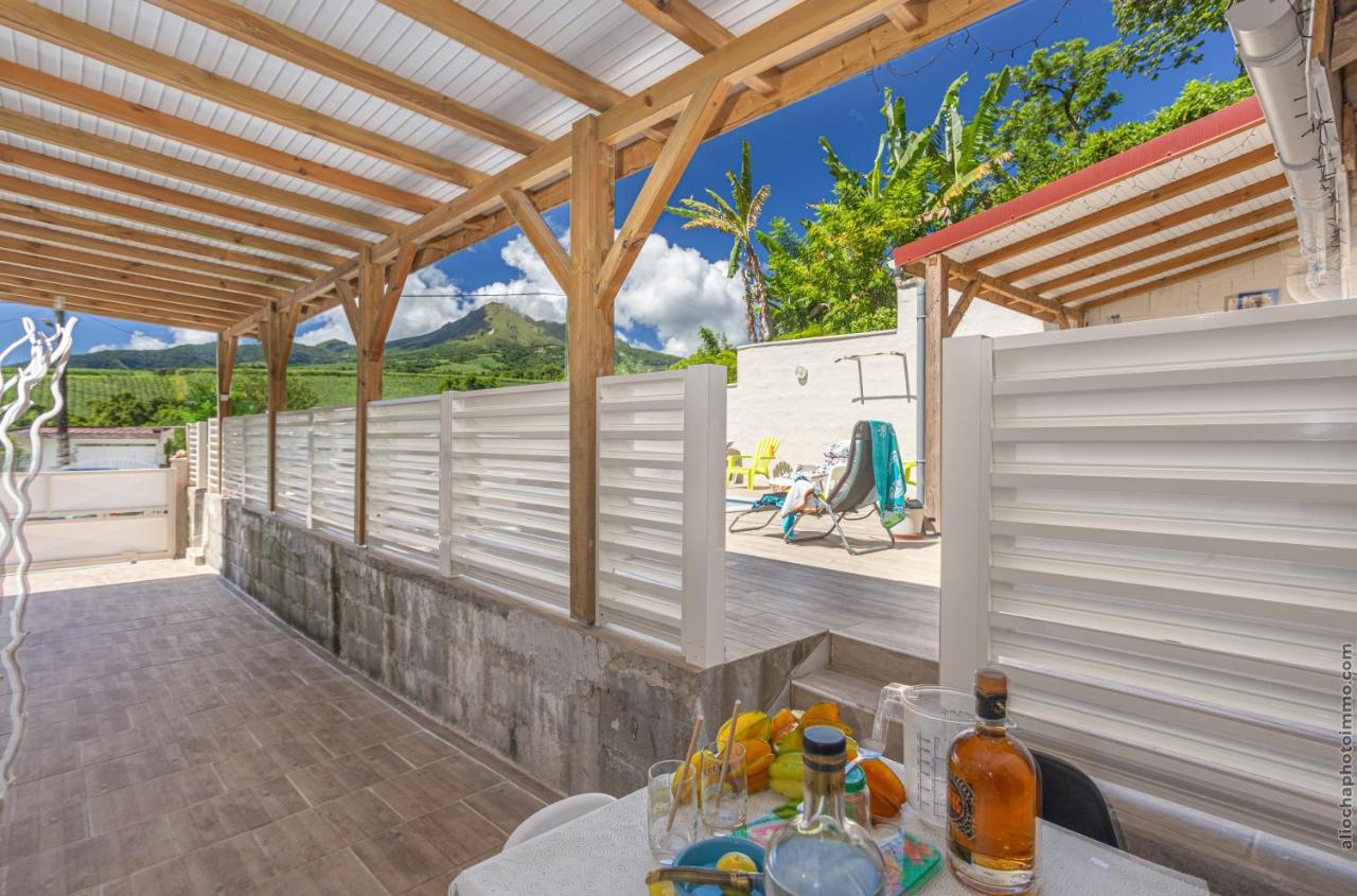Heliconia - Appt Avec Piscine Partagee Apartment Saint-Pierre Екстериор снимка