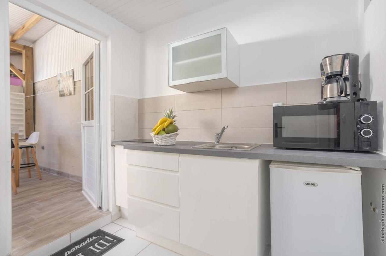 Heliconia - Appt Avec Piscine Partagee Apartment Saint-Pierre Екстериор снимка