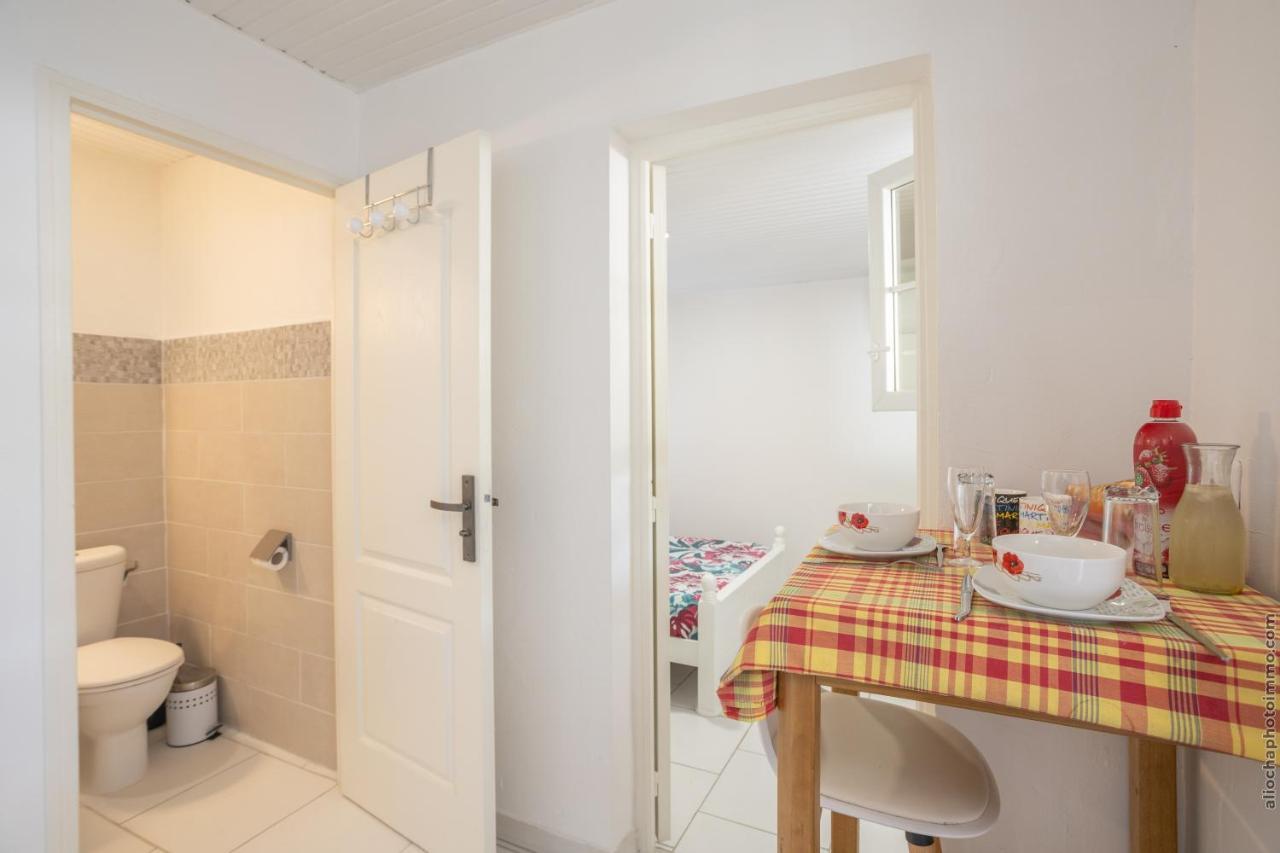 Heliconia - Appt Avec Piscine Partagee Apartment Saint-Pierre Екстериор снимка